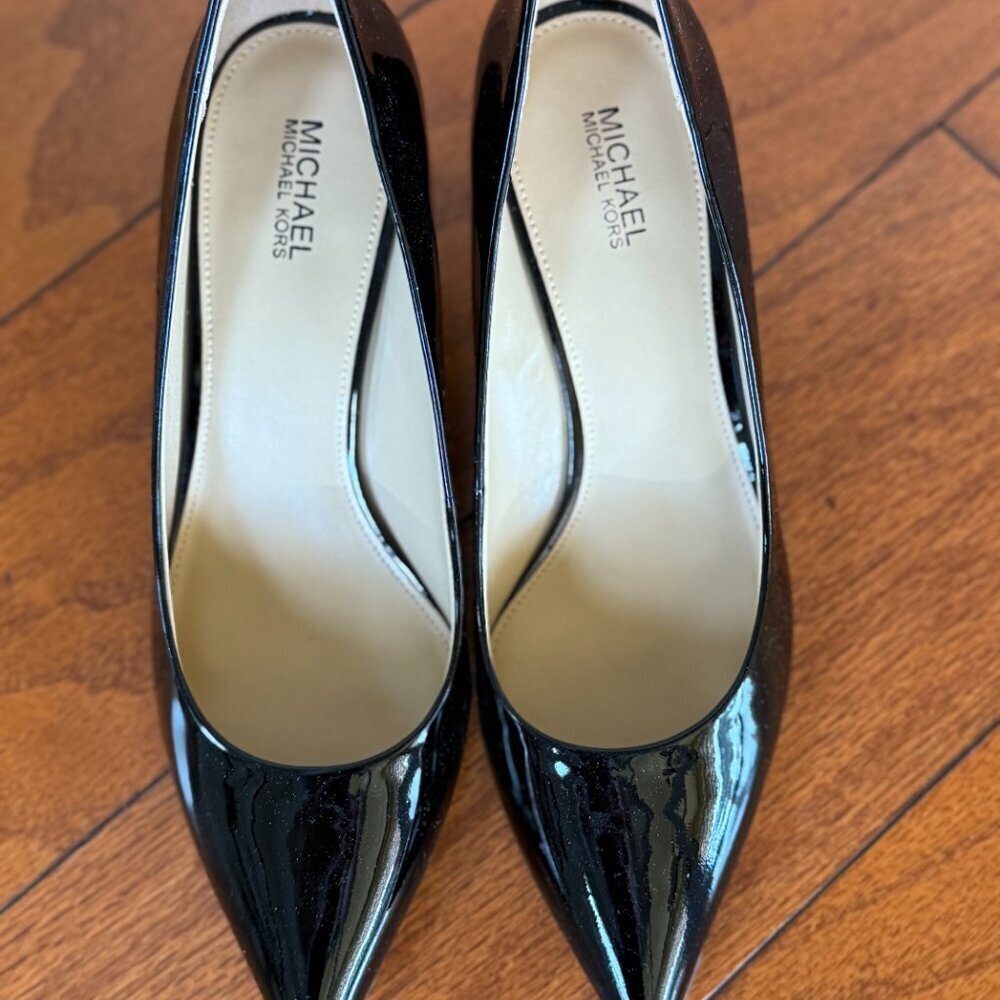 Michael Kors MK Flex Kitten Pump Black Patent BRAND NEW - Picture 2 of 8